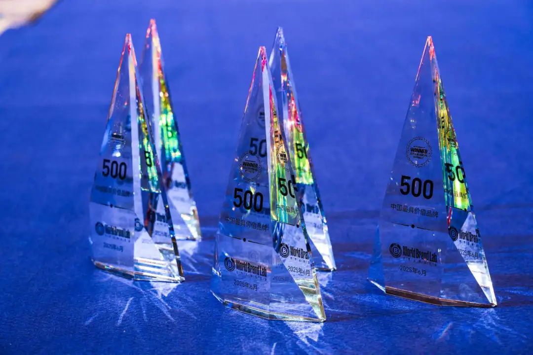 تبلغ القيمة العلامة التجارية لـ Lingong Group ¥80.26 مليار، وقد تم تصنيفها ضمن أقوى 500 علامة تجاري تبلغ القيمة العلامة التجارية لـ Lingong Group ¥80.26 مليار، وقد تم تصنيفها ضمن أقوى 500 علامة تجاري